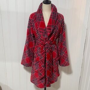 NWOT Victoria’s Secret Plaid Fleece Short Robe size XS/S
